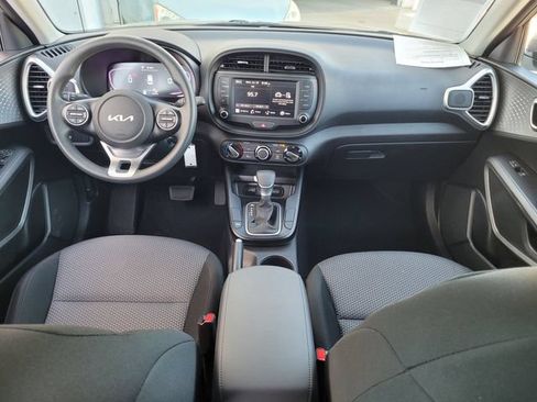 Certified 2025 Kia Soul LX w/ LX Technology Package FWD image 17