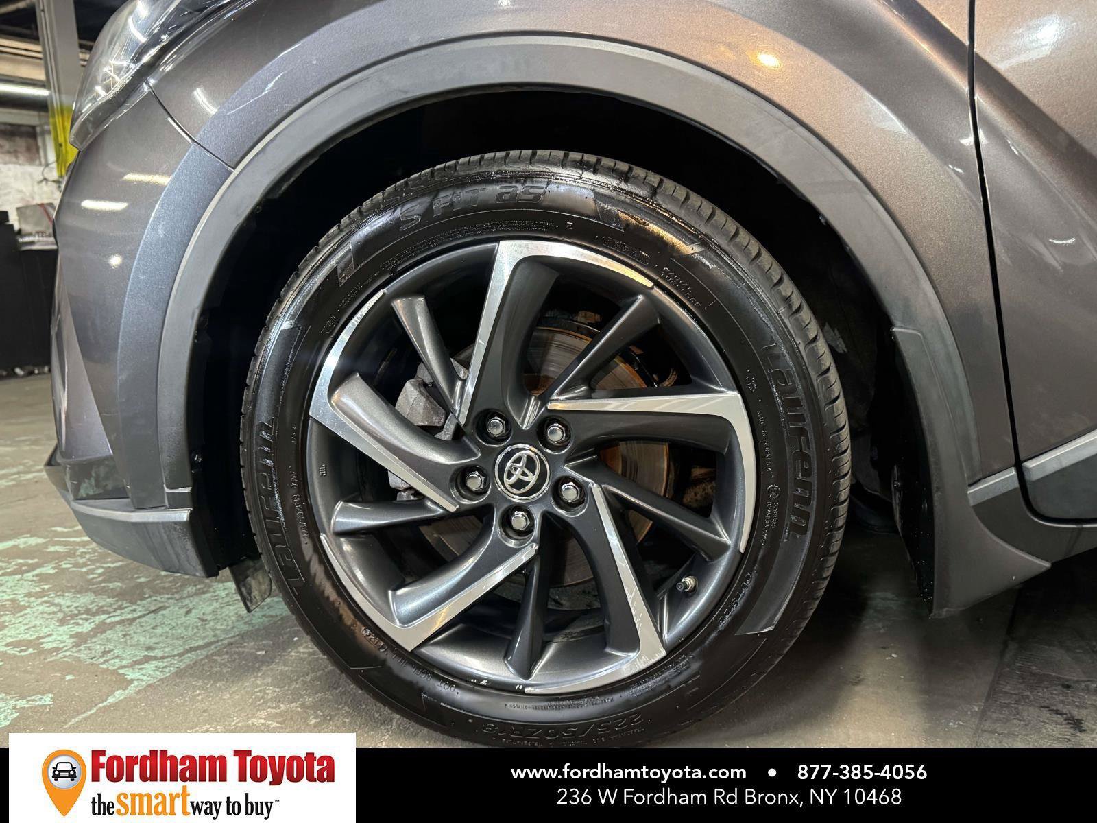 Used 2020 Toyota C-HR Limited FWD image 9