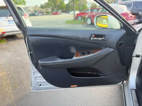 Used 2010 Lexus ES 350 FWD image 11