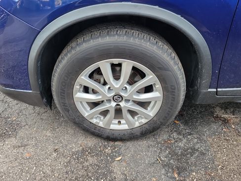 Used 2020 Nissan Rogue SV FWD image 6