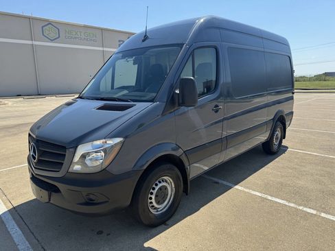 Used 2018 Mercedes-Benz Sprinter 2500 image 1