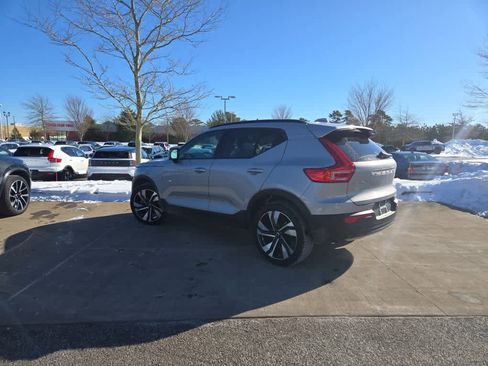 Used 2023 Volvo XC40 B5 Plus w/ Protection Package Premier image 4