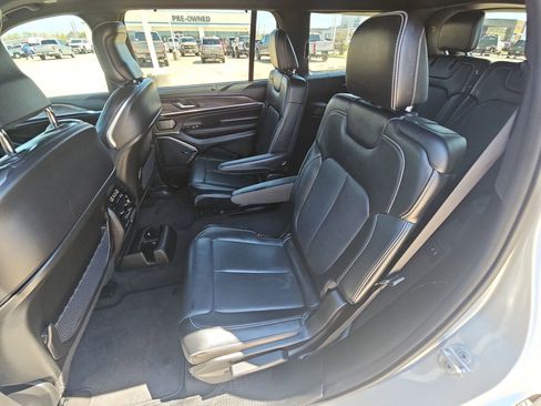 Used 2021 Jeep Grand Cherokee L Overland w/ Luxury Tech Group IV AWD/4WD image 27