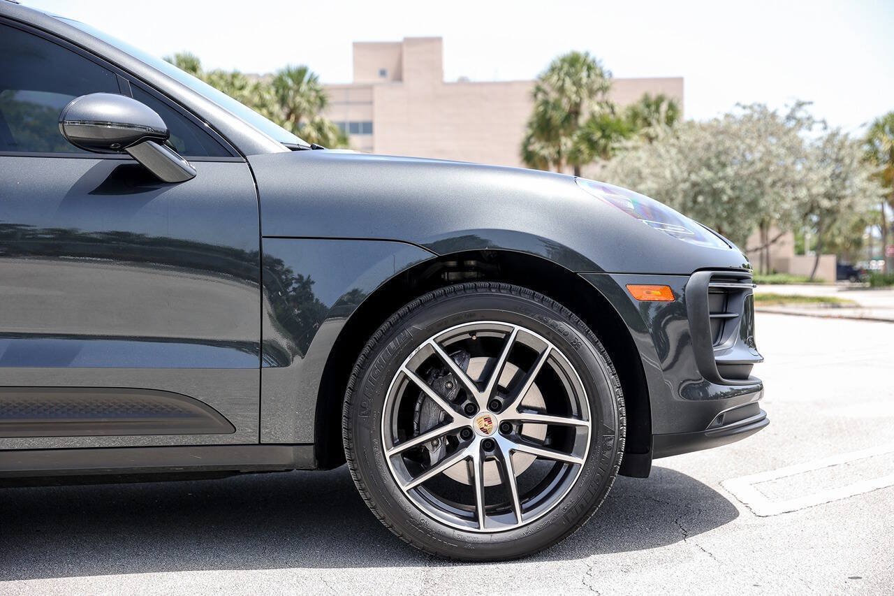 Used 2022 Porsche Macan AWD/4WD image 25