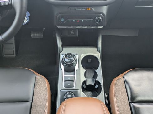 Used 2025 Ford Bronco Sport Outer Banks w/ Outer Banks Tech Package+ AWD/4WD image 19