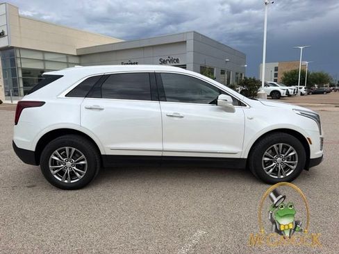 Used 2023 Cadillac XT5 Premium Luxury w/ LPO, Floor Liner Package FWD image 3