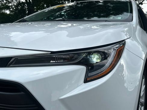 Used 2023 Toyota Corolla LE w/ LE Convenience Package FWD image 10