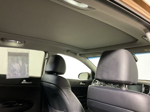 Used 2019 Kia Sportage EX w/ EX Technology Package AWD/4WD image 3