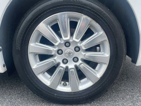 Used 2013 Toyota Sienna XLE w/ Entertainment Pkg image 17