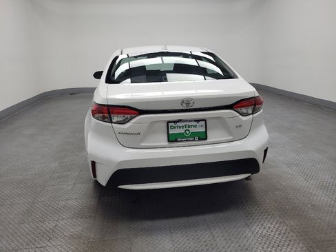 Used 2022 Toyota Corolla LE image 6