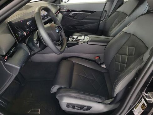 Certified 2025 BMW 530i image 29