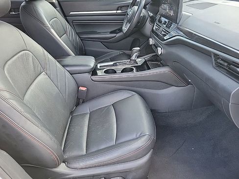 Used 2023 Nissan Altima 2.5 SR w/ SR Premium Package image 15