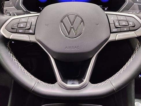 Certified 2022 Volkswagen Tiguan SE image 28