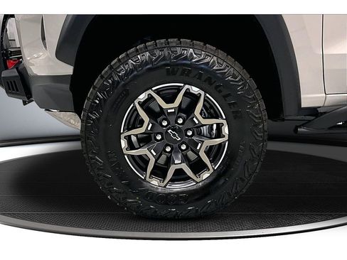 New 2026 Chevrolet Colorado ZR2 w/ Off-Road Front Bumper Package AWD/4WD image 13