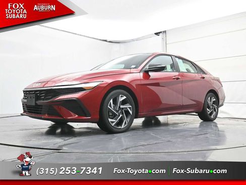 Used 2025 Hyundai Elantra SEL image 22