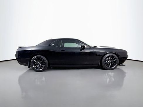Used 2022 Dodge Challenger R/T w/ Plus Package image 8