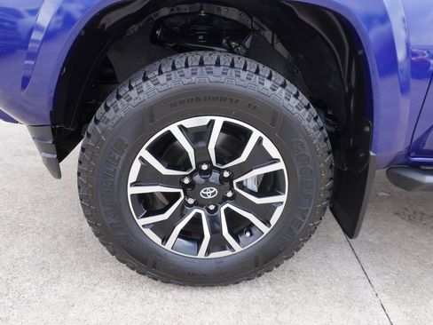 Used 2023 Toyota Tacoma TRD Sport image 27