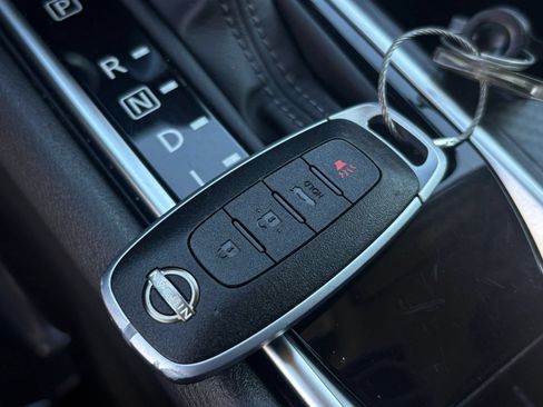 Used 2025 Nissan Sentra SV FWD image 17