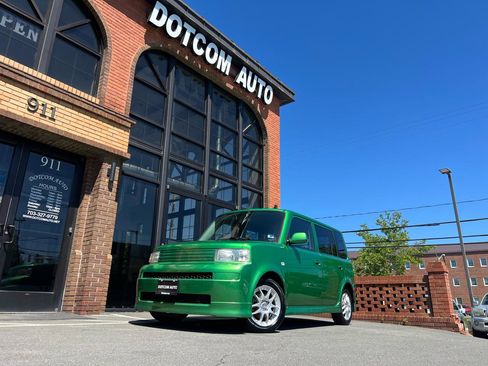 Used 2006 Scion xB FWD image 3