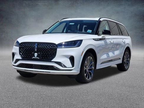 New 2026 Lincoln Aviator AWD image 3