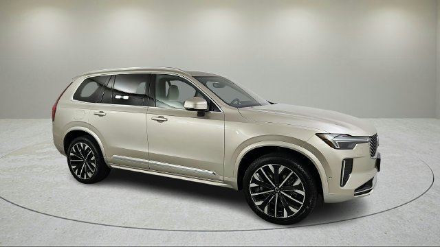 New 2026 Volvo XC90 T8 Plus w/ Protection Package Premier AWD/4WD image 2