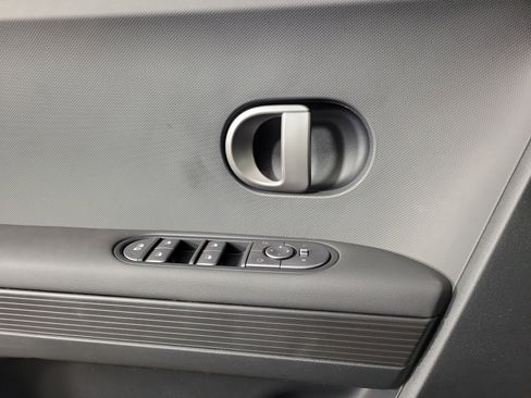 New 2026 Hyundai Ioniq 5 SE image 24