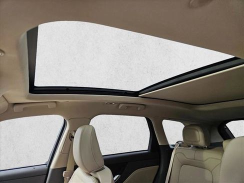 Used 2021 Lincoln Corsair Reserve w/ Equipment Group 201A image 15