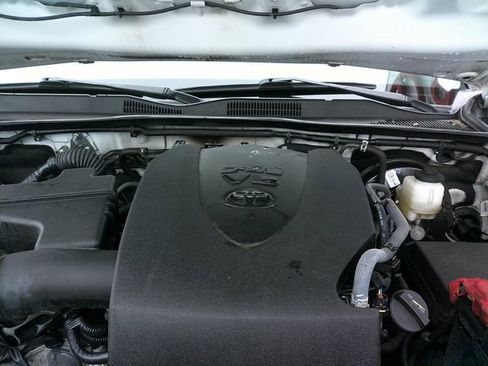 Used 2022 Toyota Tacoma SR5 image 9