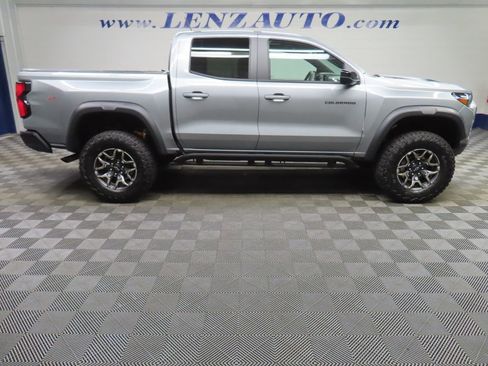 Used 2026 Chevrolet Colorado ZR2 w/ Technology Package AWD/4WD image 2