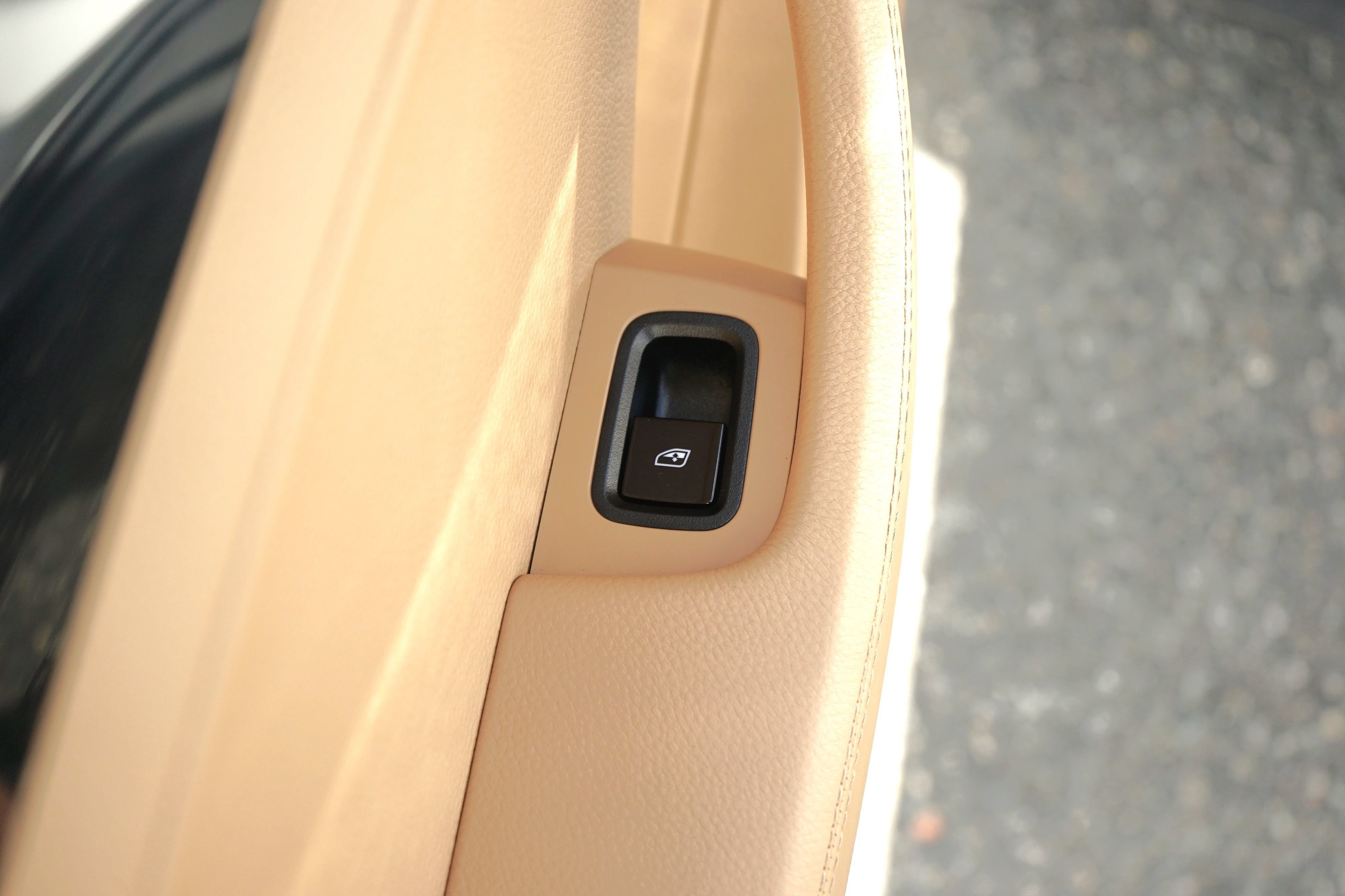 Used 2021 Porsche Panamera 4 AWD/4WD image 34