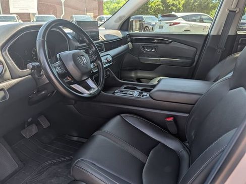 Used 2025 Honda Pilot EX-L image 41