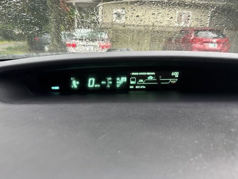 Used 2015 Toyota Prius Four FWD image 17