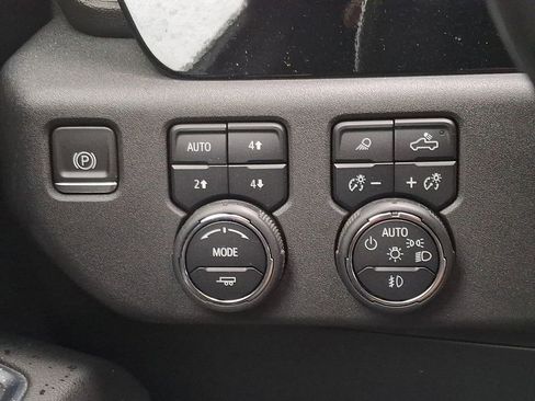 Used 2023 Chevrolet Silverado 1500 High Country AWD/4WD image 24
