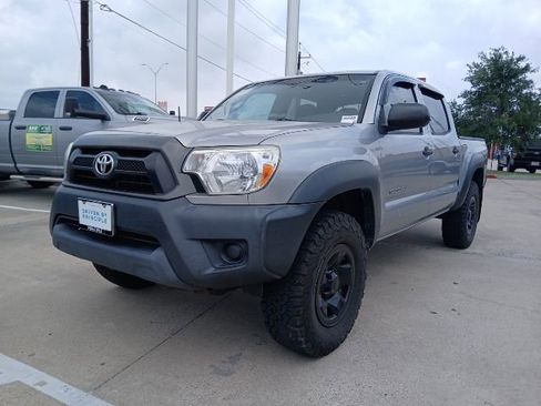 Used 2015 Toyota Tacoma PreRunner w/ Convenience Package RWD image 3
