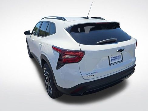 New 2026 Chevrolet Trax RS w/ Driver Confidence Package FWD image 3
