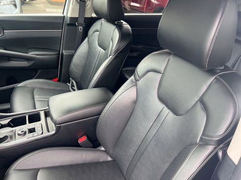 Used 2024 Kia Sorento S AWD/4WD image 5