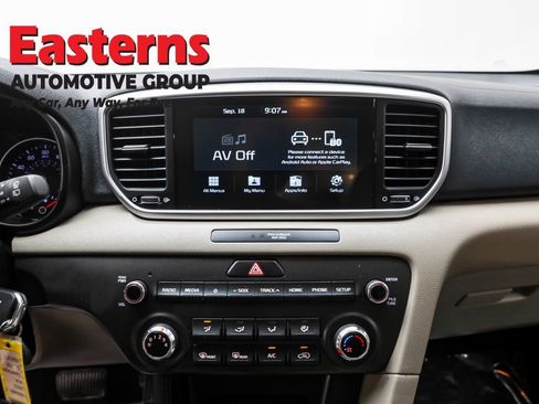 Used 2022 Kia Sportage LX image 12
