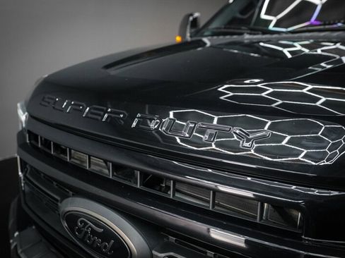 Used 2022 Ford F250 Lariat w/ Black Appearance Package image 30