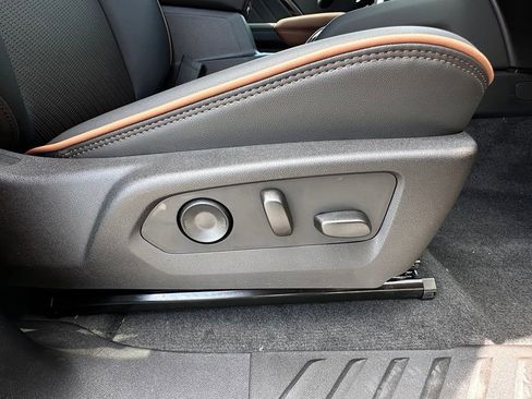 New 2026 GMC Canyon AT4 w/ AT4 Premium Package AWD/4WD image 11