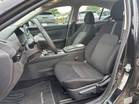 Used 2024 Nissan Sentra SV FWD image 10