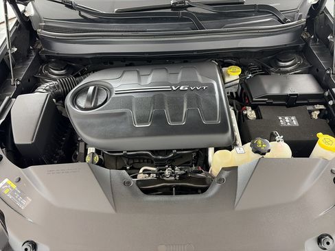 Used 2022 Jeep Cherokee Trailhawk w/ Premium Leather Package image 11