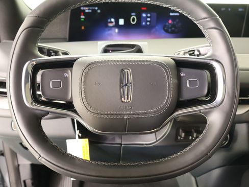 New 2026 Lincoln Navigator Reserve AWD/4WD image 3