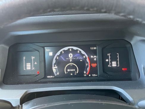 Used 2024 Toyota Tacoma SR5 AWD/4WD image 20
