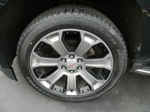 Used 2018 GMC Yukon XL Denali w/ Open Road Package image 5