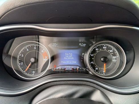 Used 2020 Jeep Cherokee Limited FWD image 18