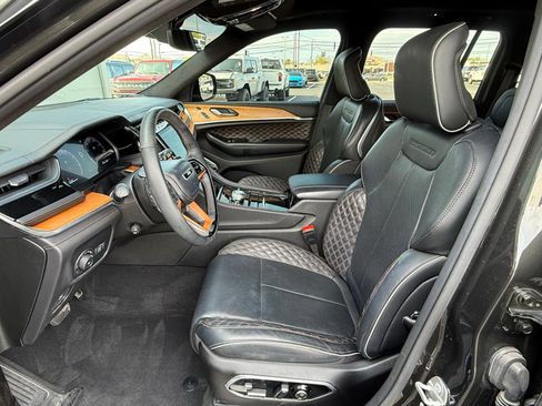 Certified 2024 Jeep Grand Cherokee Summit AWD/4WD image 18