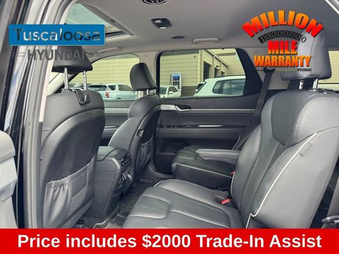 Used 2024 Hyundai Palisade SEL w/ Premium Package FWD image 11