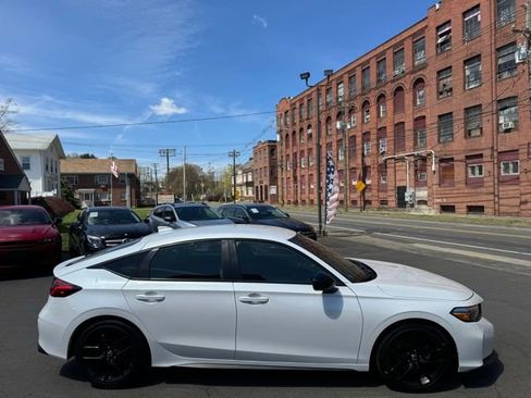 Used 2025 Honda Civic Sport image 4