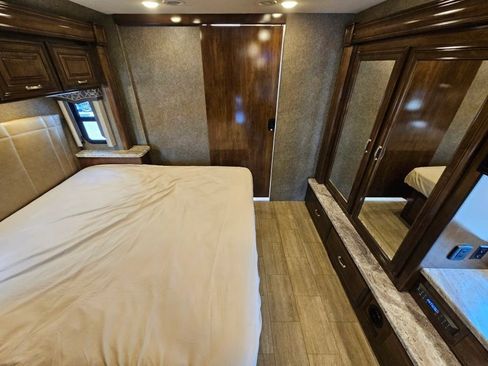 Used 2019 Ford F550 2WD Regular Cab Super Duty w/ XLT Value Package image 32