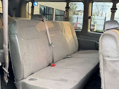 Used 2017 Chevrolet Express 3500 LT w/ LT Preferred Equipment Group image 32